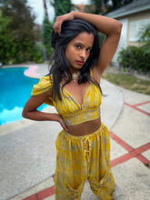 Load image into Gallery viewer, Yellow Submarine Jasmine Set (NO SLITS)
