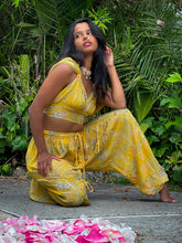 Load image into Gallery viewer, Yellow Submarine Jasmine Set (NO SLITS)
