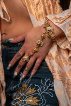 Load image into Gallery viewer, Third Eye Drip Hand Chain
