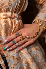Load image into Gallery viewer, Third Eye Drip Hand Chain
