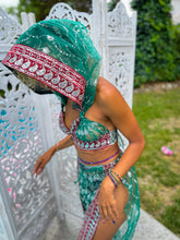 Load image into Gallery viewer, Emerald Diamonds Jasmine Set
