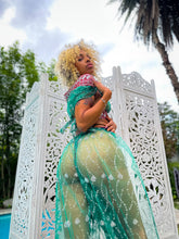 Load image into Gallery viewer, Emerald Diamonds Jasmine Set
