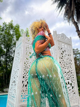 Load image into Gallery viewer, Emerald Diamonds Jasmine Set
