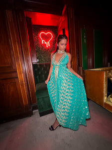 Jasmine's Magic Dress