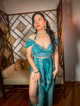 Load image into Gallery viewer, Turquoise Crystal Jasmine Set
