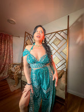 Load image into Gallery viewer, Turquoise Crystal Jasmine Set
