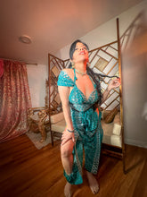 Load image into Gallery viewer, Turquoise Crystal Jasmine Set
