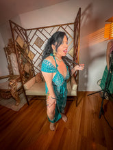 Load image into Gallery viewer, Turquoise Crystal Jasmine Set
