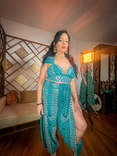 Load image into Gallery viewer, Turquoise Crystal Jasmine Set
