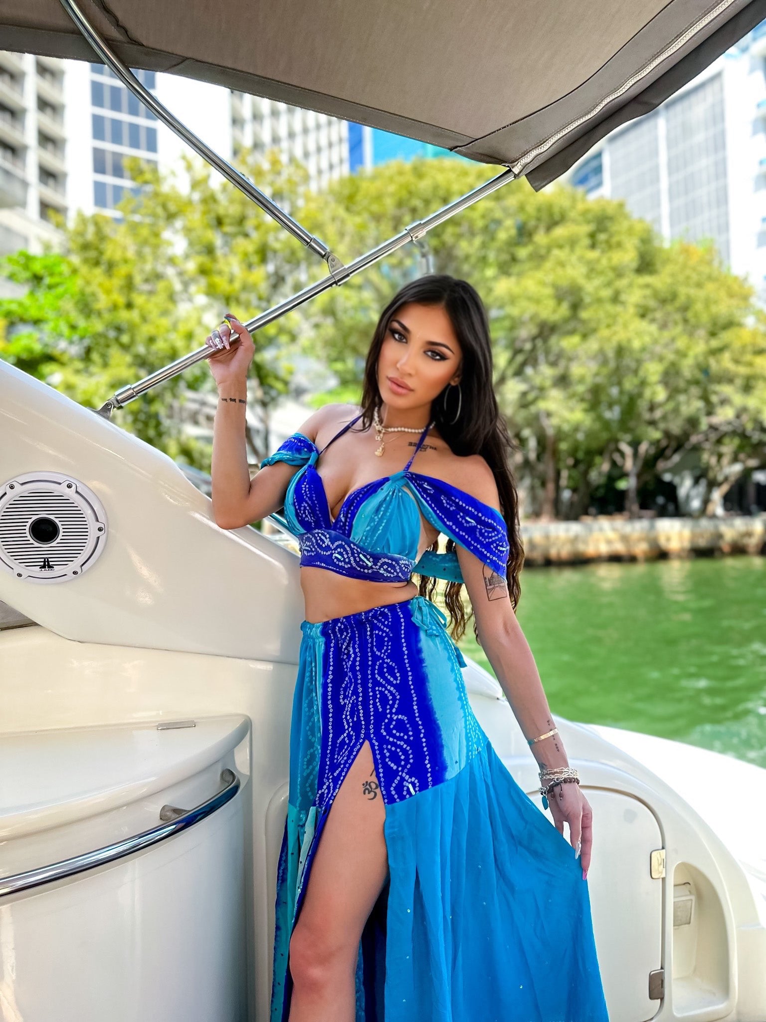 Blue Tiger Bandhani Goddess Set