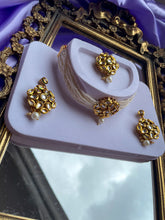 Load image into Gallery viewer, The Jiya Kundan Necklace Set
