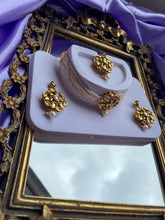 Load image into Gallery viewer, The Jiya Kundan Necklace Set
