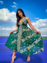Load image into Gallery viewer, Emerald Diamonds Magic Dress

