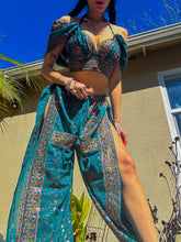 Load image into Gallery viewer, Midnight Morocco Jasmine Set
