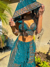 Load image into Gallery viewer, Midnight Morocco Jasmine Set
