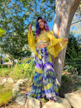 Load image into Gallery viewer, Lime Flowers Wrap Top
