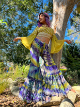 Load image into Gallery viewer, Lime Flowers Wrap Top
