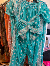 Load image into Gallery viewer, Diamonds Skies Jasmine Set
