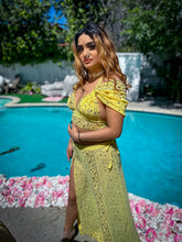 Load image into Gallery viewer, Yellow Diamonds Goddess Set
