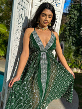 Load image into Gallery viewer, Emerald Diamonds Magic Dress
