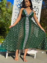 Load image into Gallery viewer, Emerald Diamonds Magic Dress
