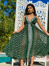 Load image into Gallery viewer, Emerald Diamonds Magic Dress

