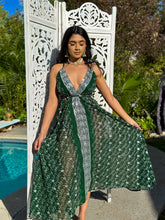 Load image into Gallery viewer, Emerald Diamonds Magic Dress
