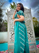 Load image into Gallery viewer, Turquoise Diamonds Jasmine Set

