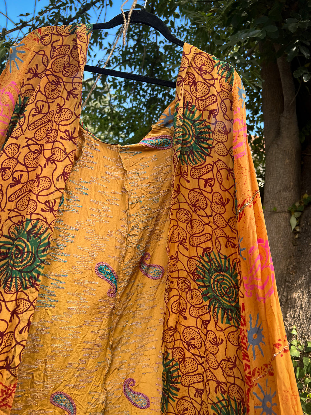Ancient Sunflower Waves Cape