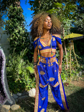 Load image into Gallery viewer, Sapphire Gold Jasmine Set
