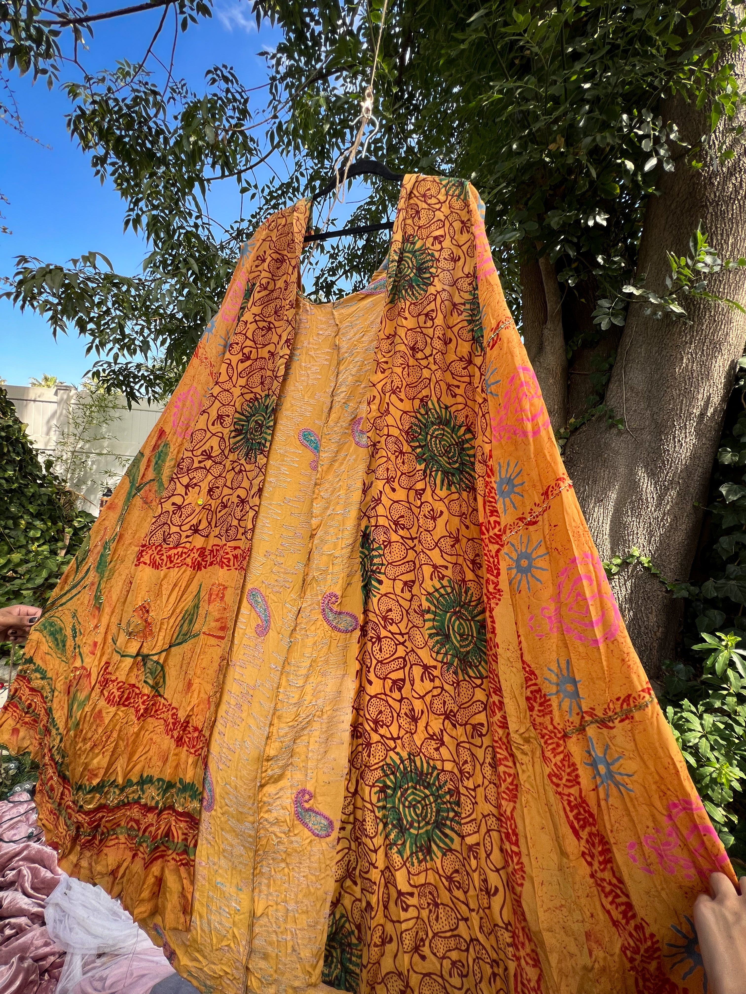 Ancient Sunflower Waves Cape