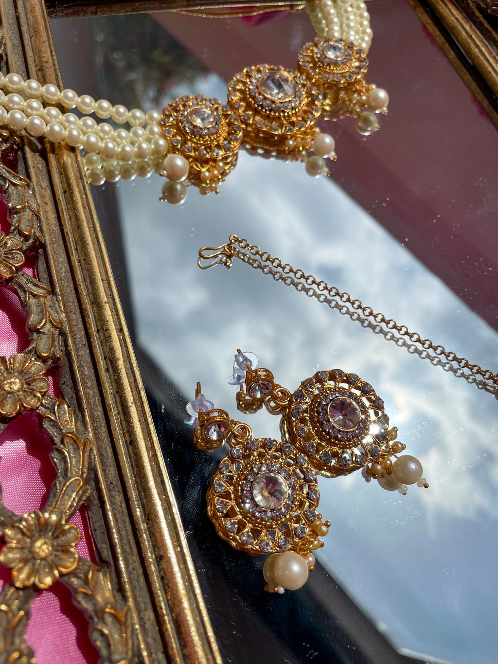 The 4 piece Diya Pearl Maharani Necklace Set