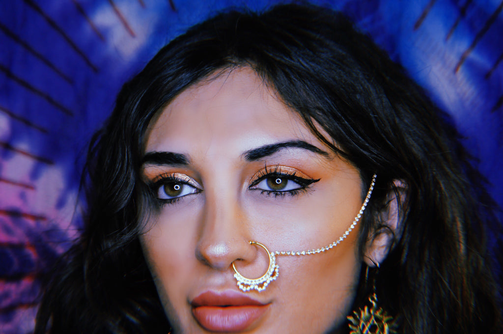Mermaid scale nose chain