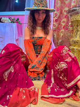 Load image into Gallery viewer, Lava Aura Scrunch Top
