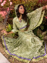 Load image into Gallery viewer, Peridot Princess Set (raw edge fabric)
