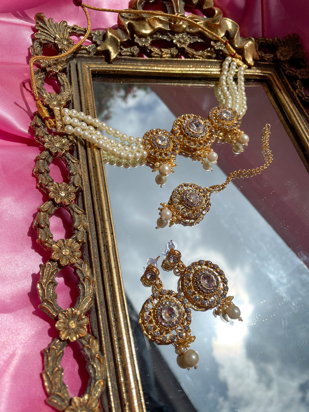 The 4 piece Diya Pearl Maharani Necklace Set