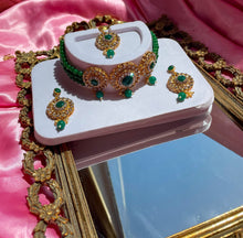 Load image into Gallery viewer, The Emerald Empire Necklace Set
