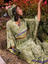Load image into Gallery viewer, Peridot Princess Set (raw edge fabric)
