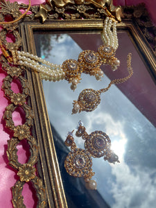 The 4 piece Diya Pearl Maharani Necklace Set