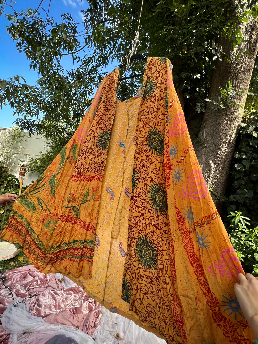 Ancient Sunflower Waves Cape